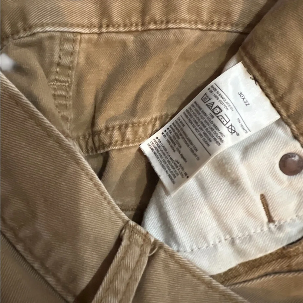Classic Tan Straight Jeans with Visible Stitching